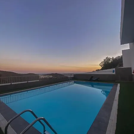 Puerto Rico With Outdoor Jacuzzi *